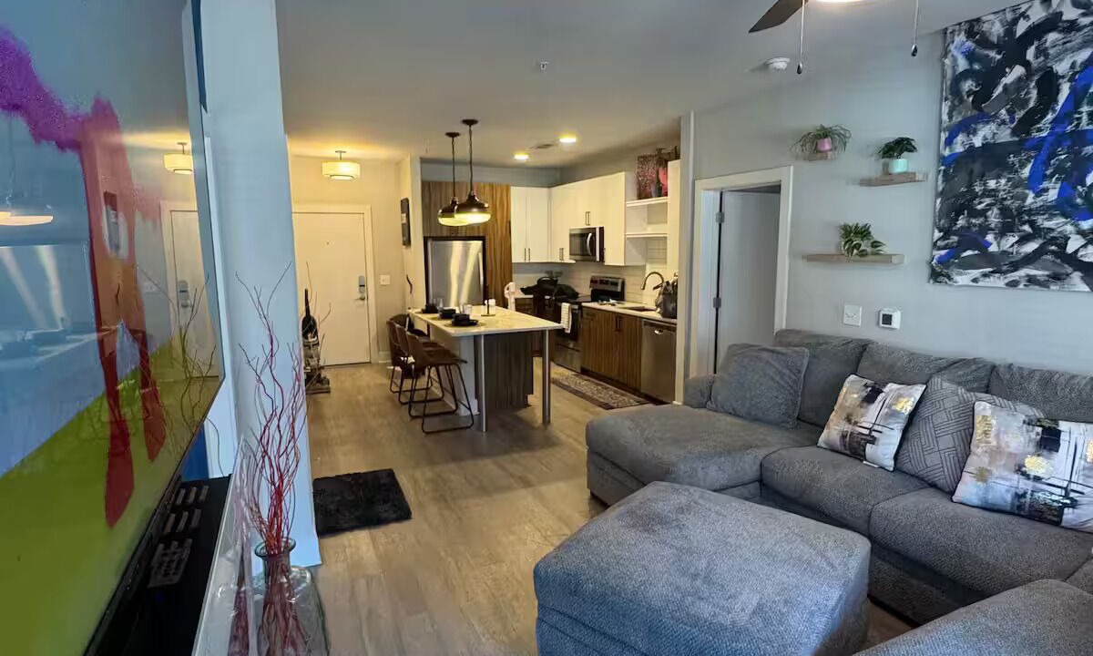 Photo of Livingroom in North Druid Hills