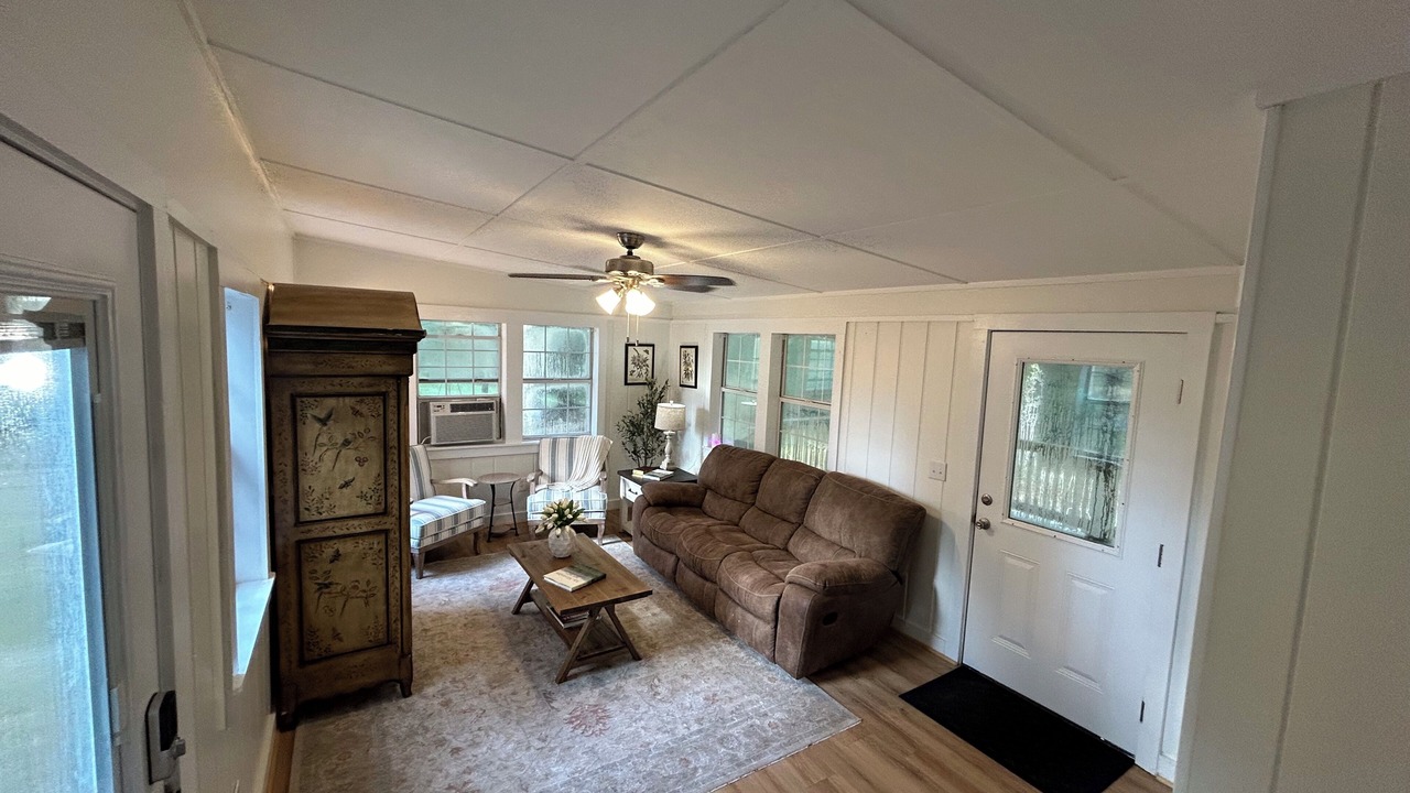Photo of Livingroom in Lucedale