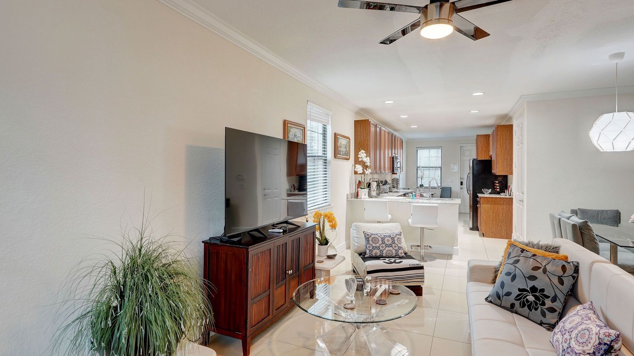 Photo of Livingroom in Beachway Estates