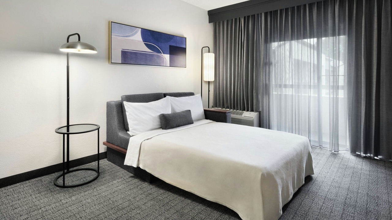Photo of Bedroom in Gwinnett Place