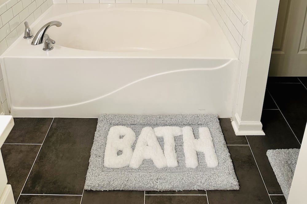 Photo of Bathroom in Gunter Afs