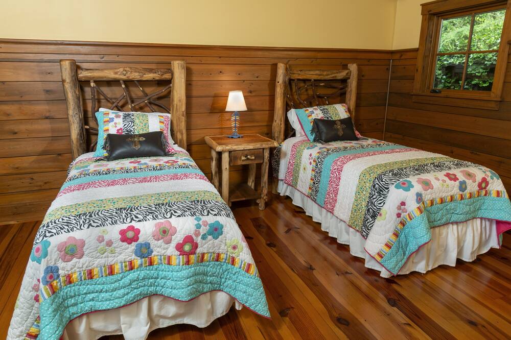 Photo of Bedroom in Landrum