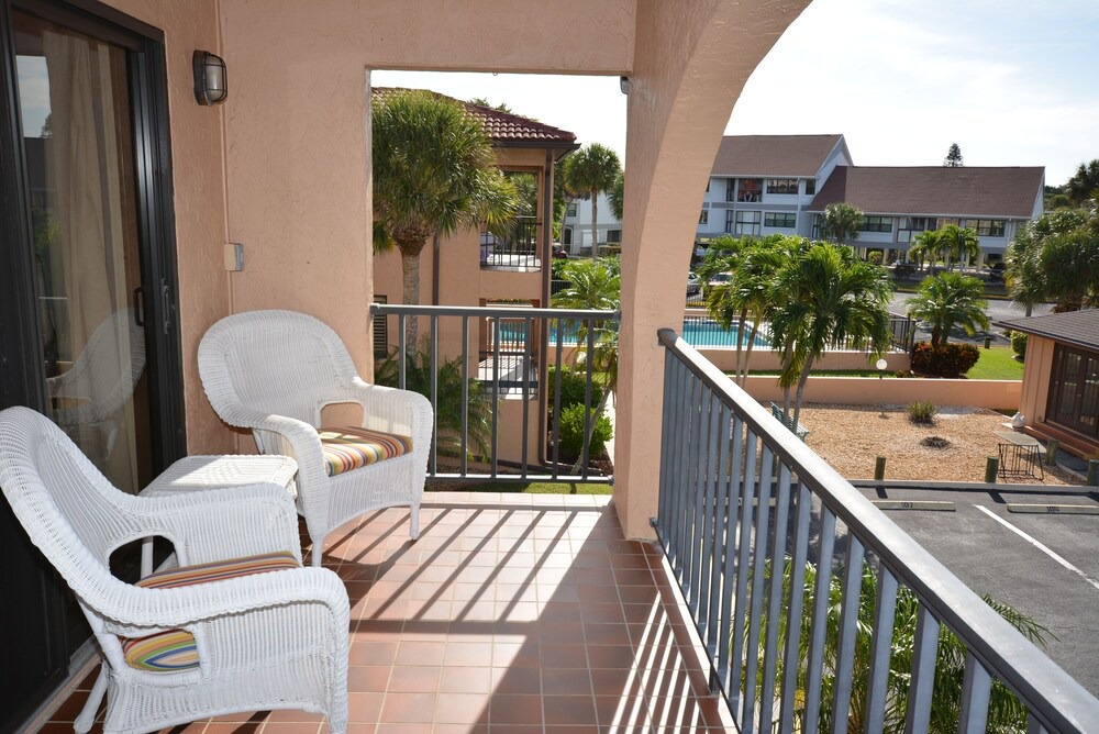 Photo of Patio Balcony in Englewood