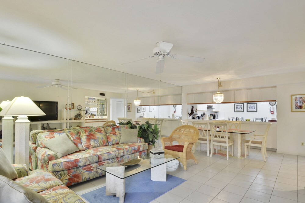 Photo of Livingroom in Key West
