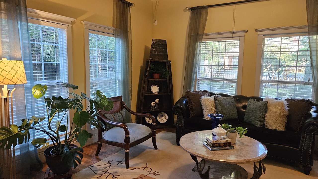 Photo of Livingroom in East Side