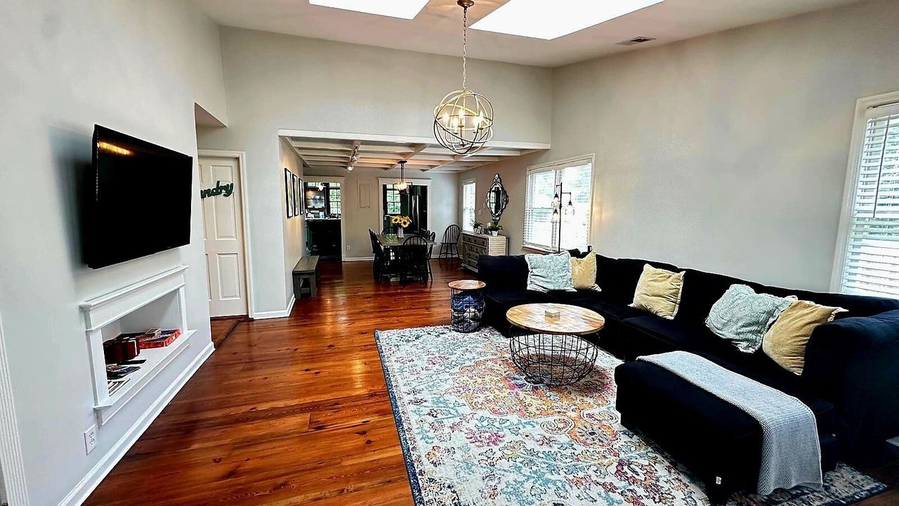 Photo of Livingroom in Whitemarsh Island