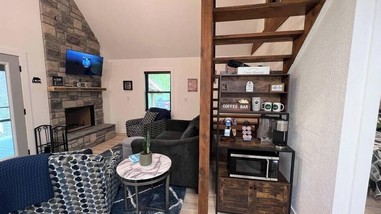Photo of Livingroom in Clarkesville