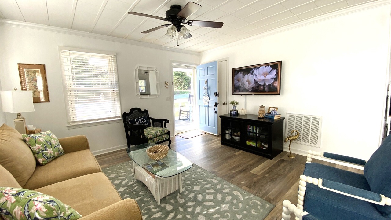 Photo of Livingroom in Five Forks