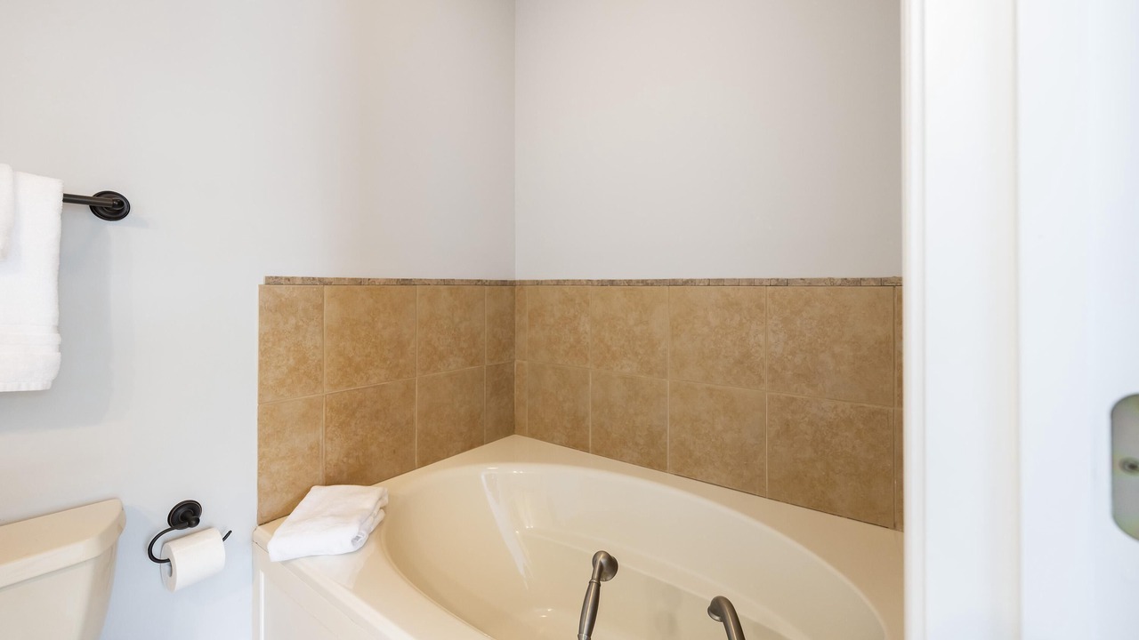 Photo of Bathroom in Oceanmarsh Subdivision