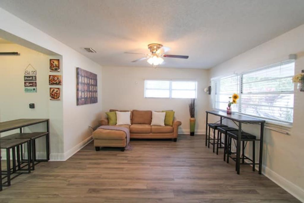 Photo of Livingroom in Beach Park
