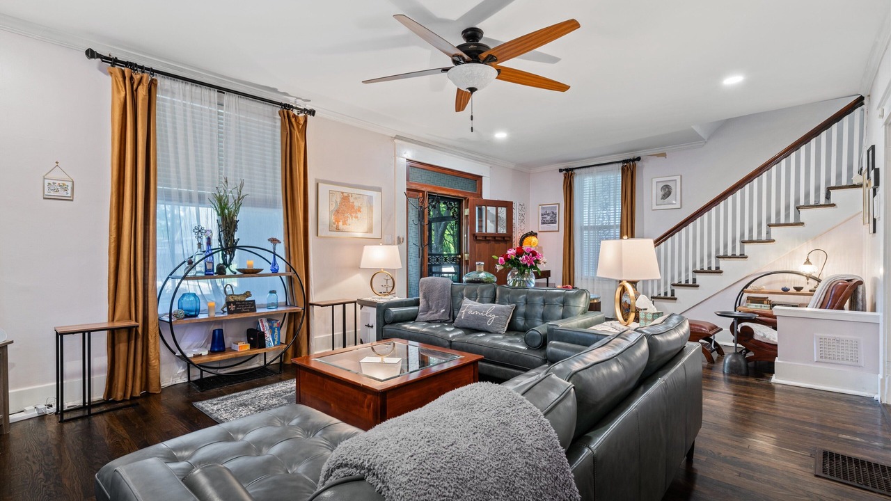 Photo of Livingroom in Cooper-Young Historic District