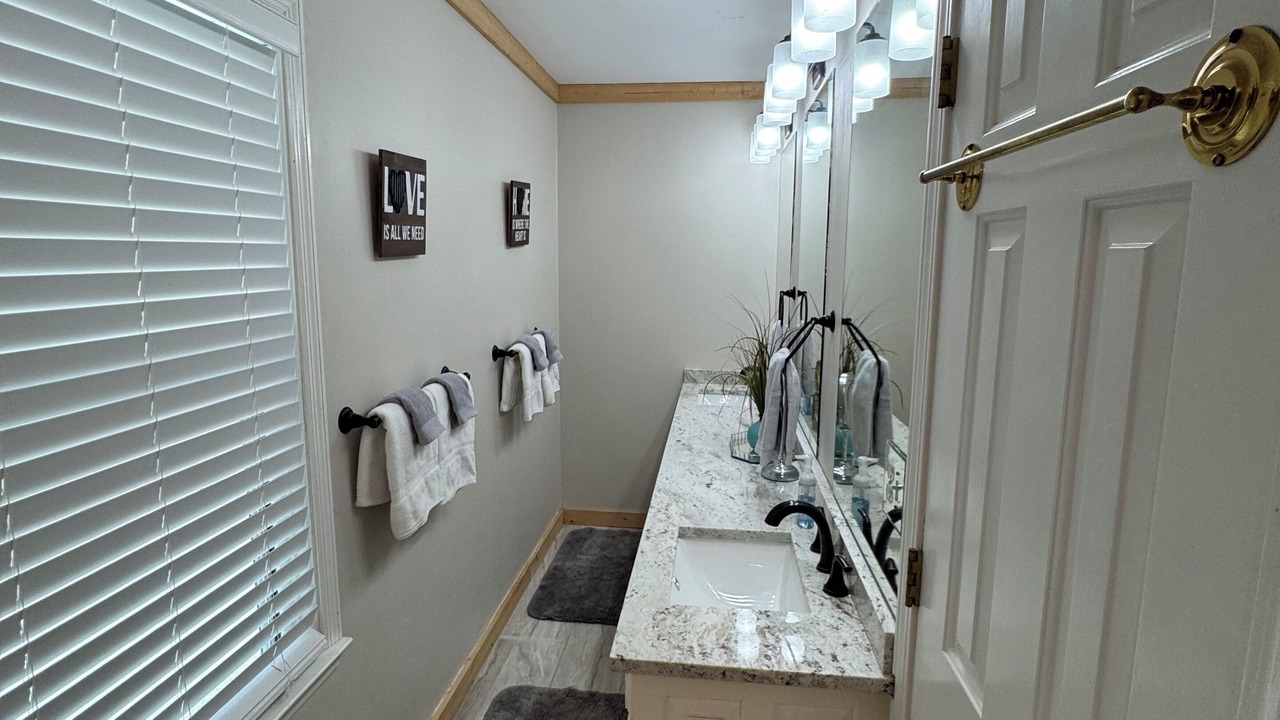Photo of Bathroom in Sky Valley