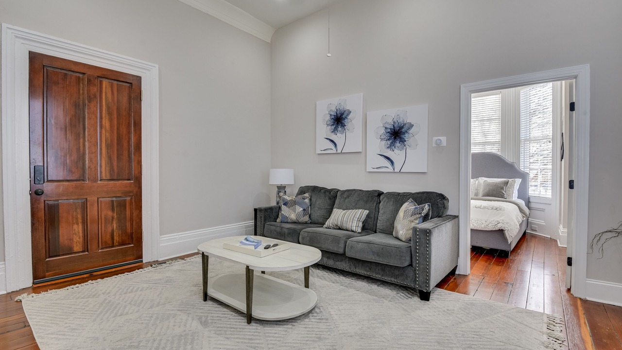 Photo of Livingroom in Downtown