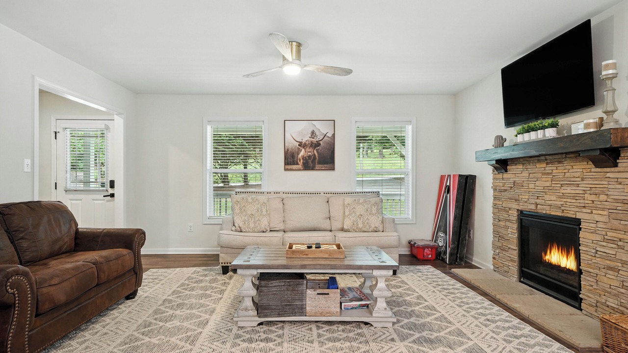 Photo of Livingroom in Buford