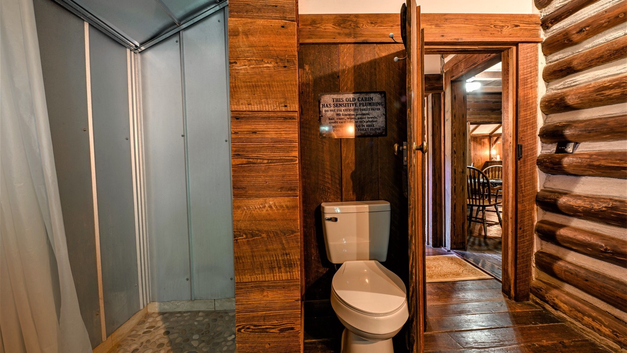 Photo of Bathroom in Claxton