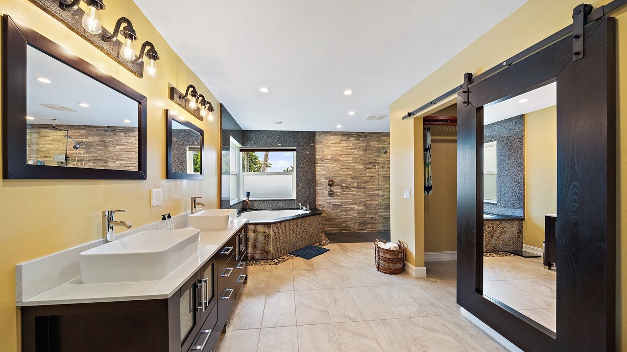 Photo of Bathroom in Greenview Shores