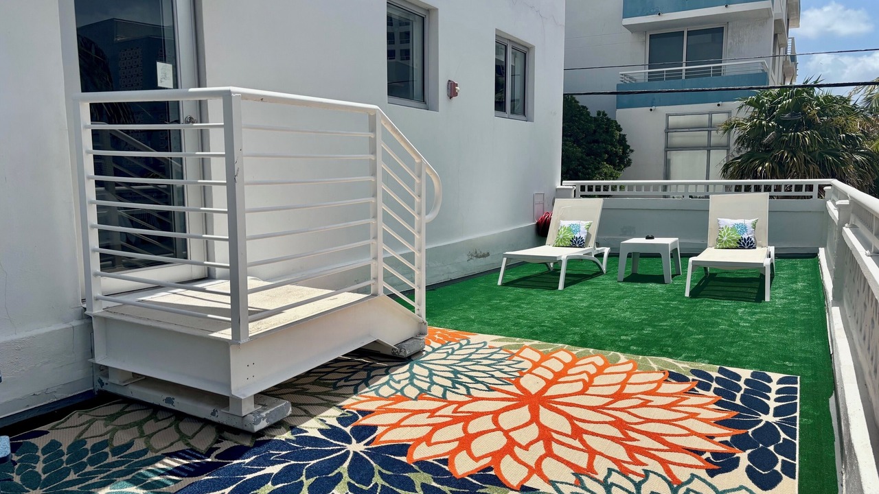 Photo of Patio Balcony in South of Fifth