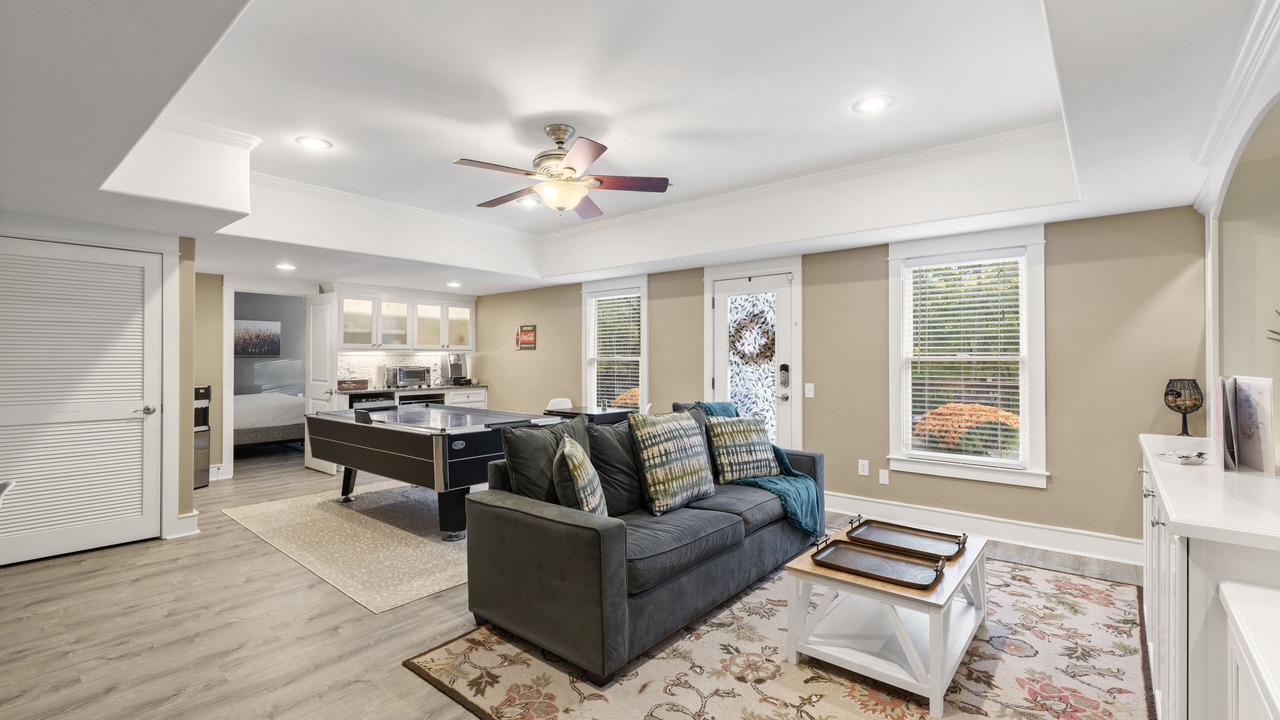 Photo of Livingroom in Canton
