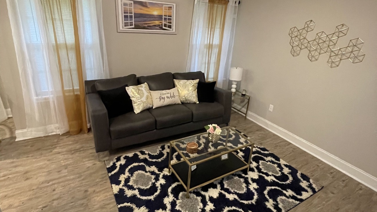 Photo of Livingroom in Dunwoody