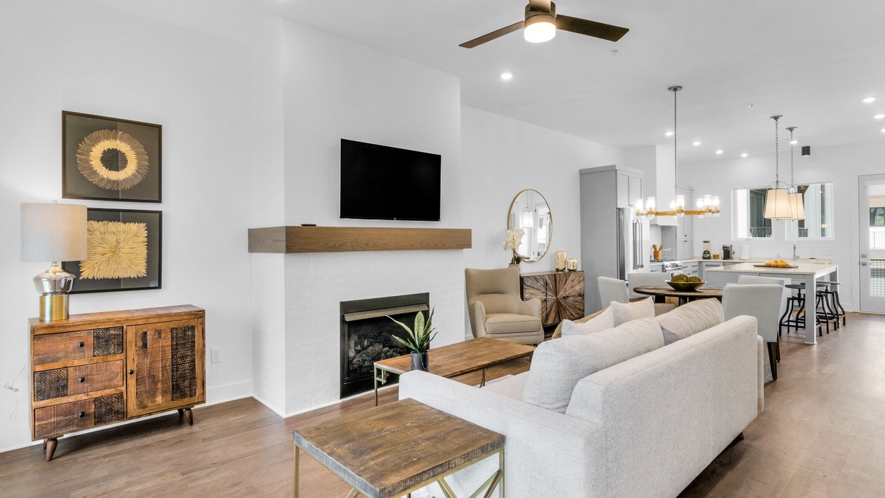 Photo of Livingroom in East Lake