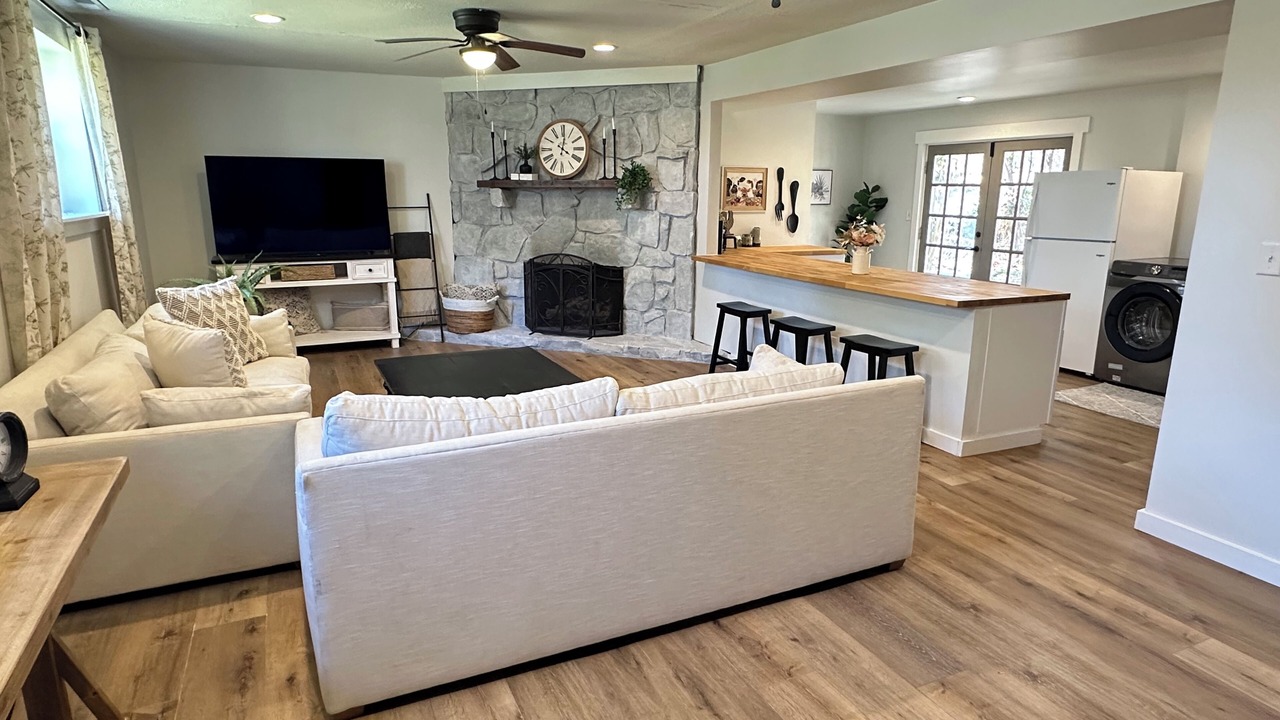 Photo of Livingroom in Cleveland