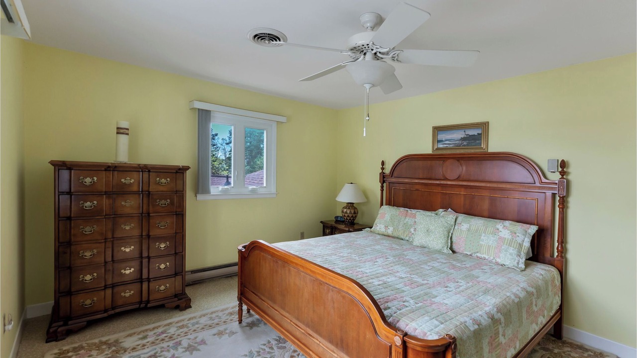 Photo of Bedroom in Salem