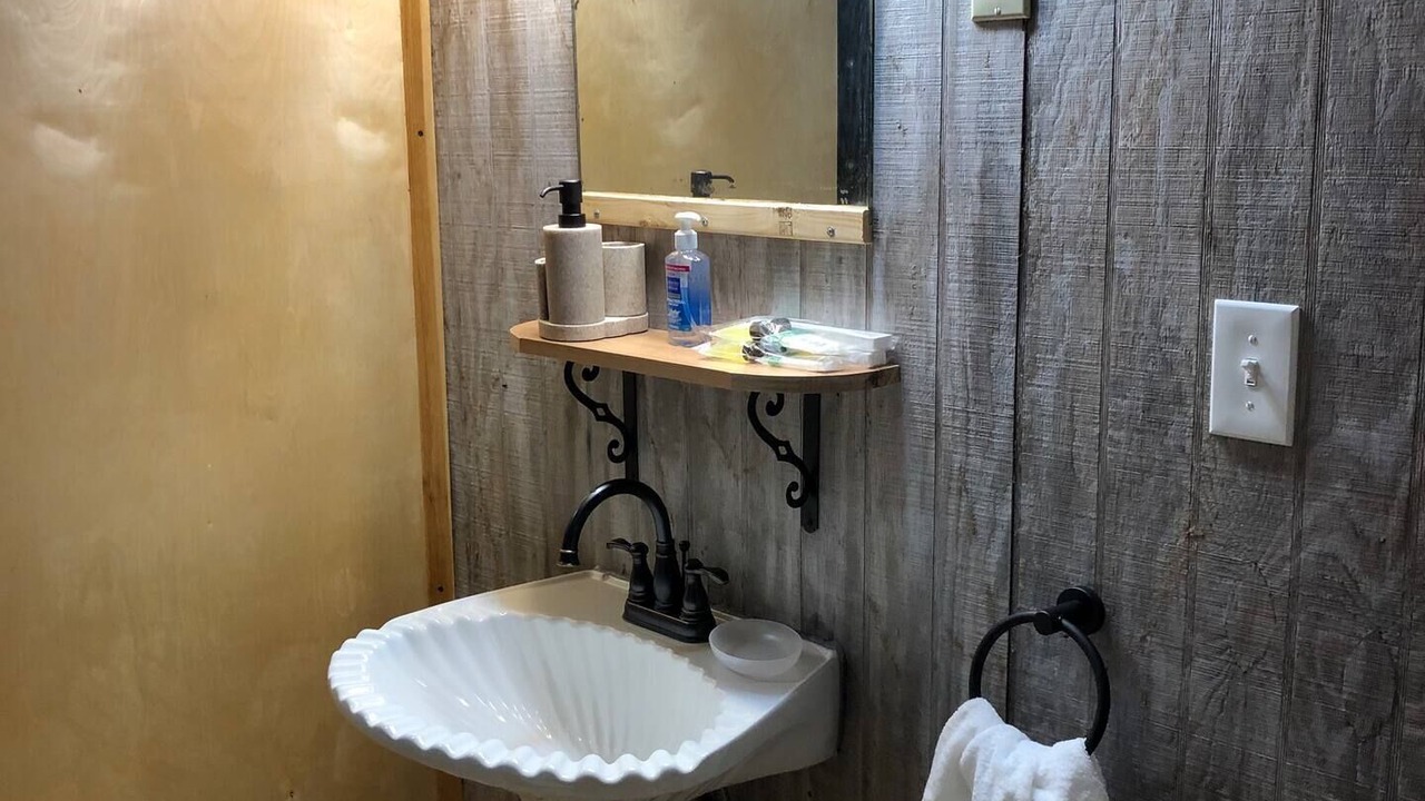 Photo of Bathroom in Mesena