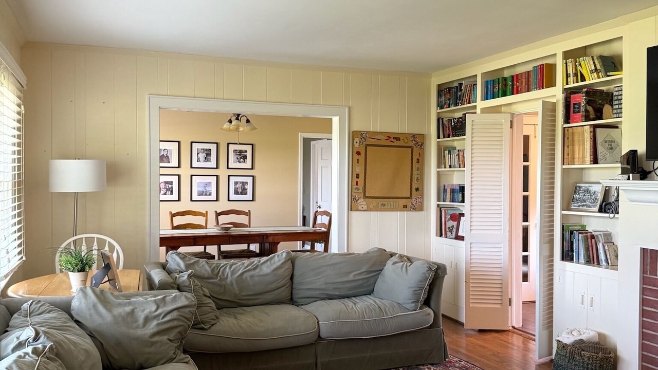 Photo of Livingroom in Clemson