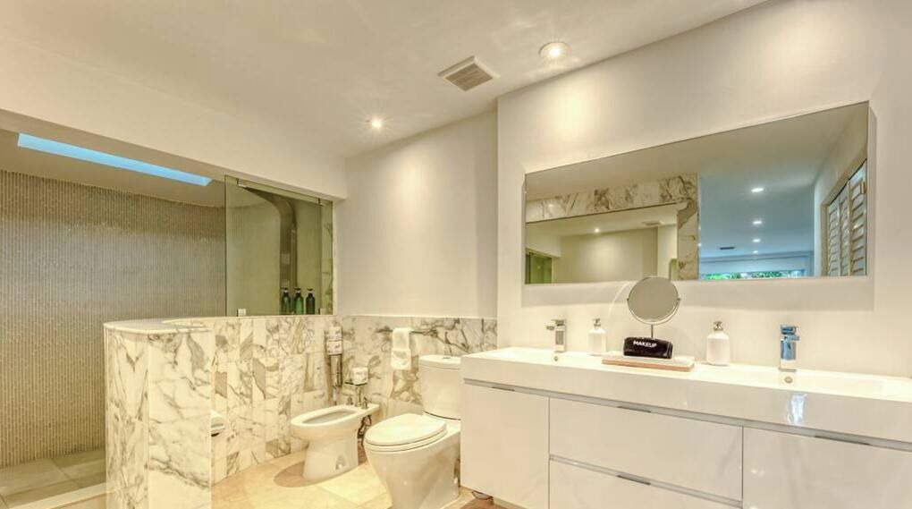 Photo of Bathroom in Harbor Beach