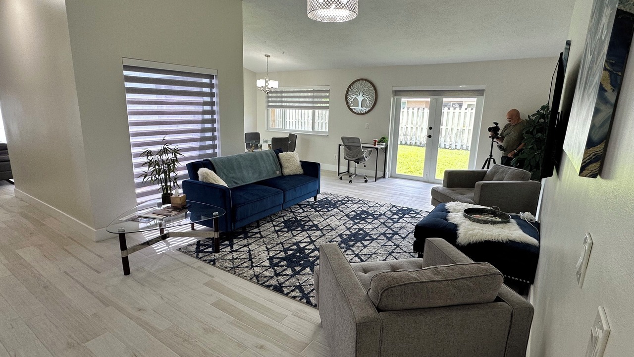 Photo of Livingroom in Tamarac