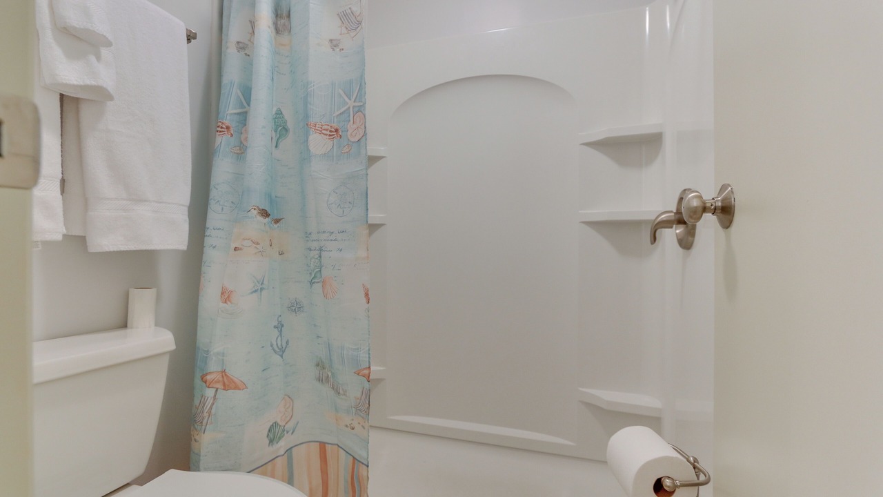 Photo of Bathroom in Oceanmarsh Subdivision