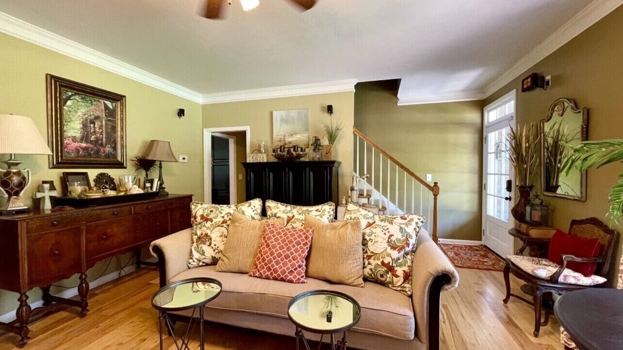 Photo of Livingroom in Cumming