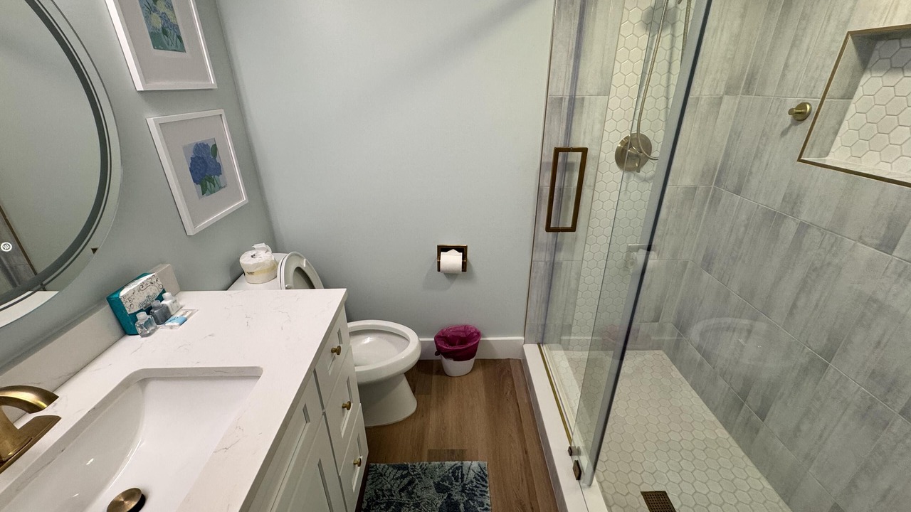 Photo of Bathroom in Night Heron