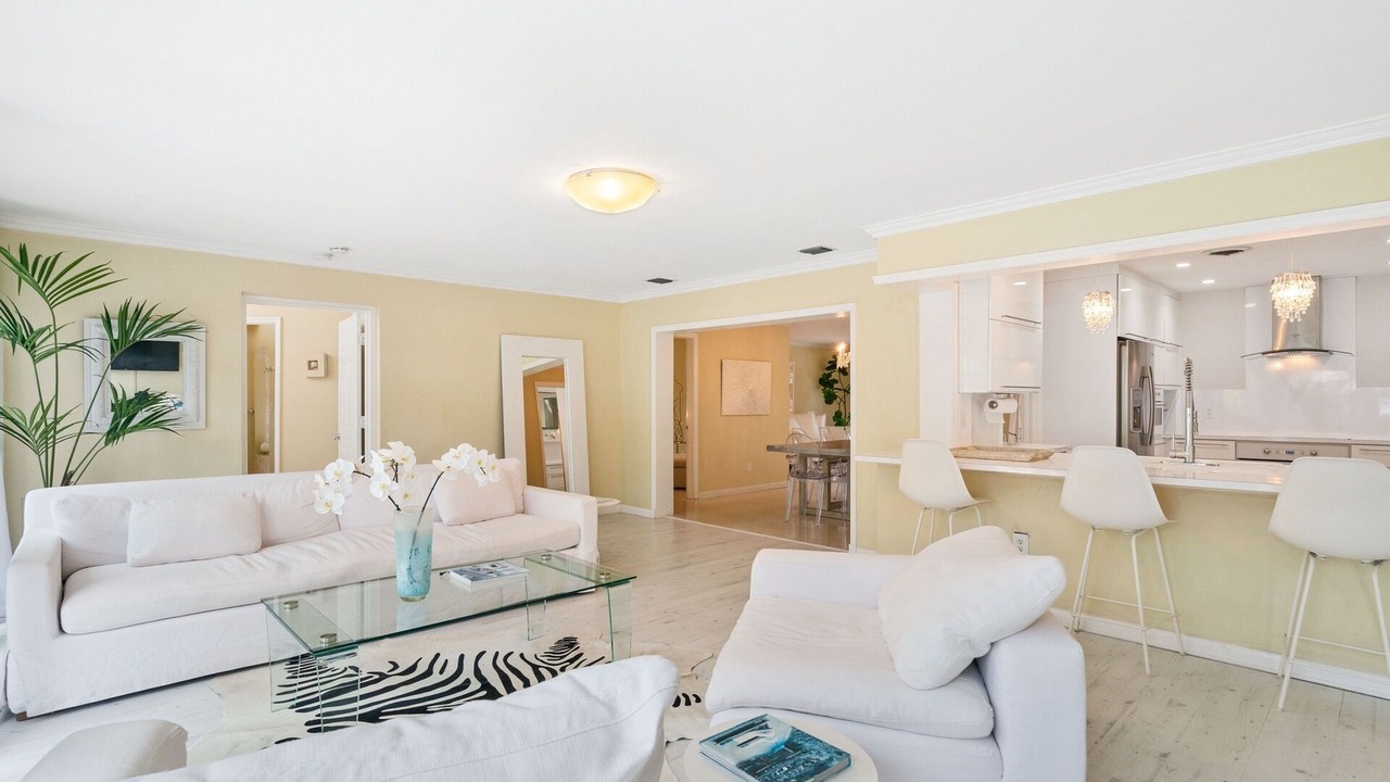 Photo of Livingroom in Indian River Shores