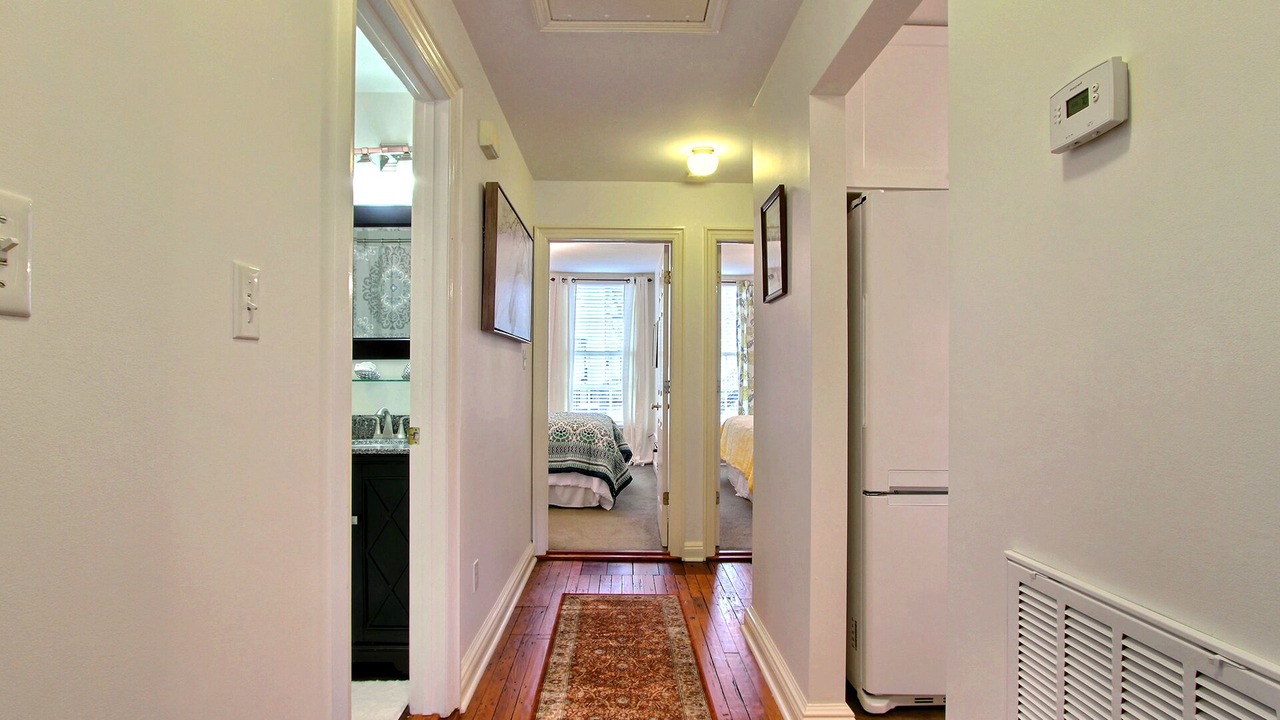 Photo of Bedroom in Metropolitan