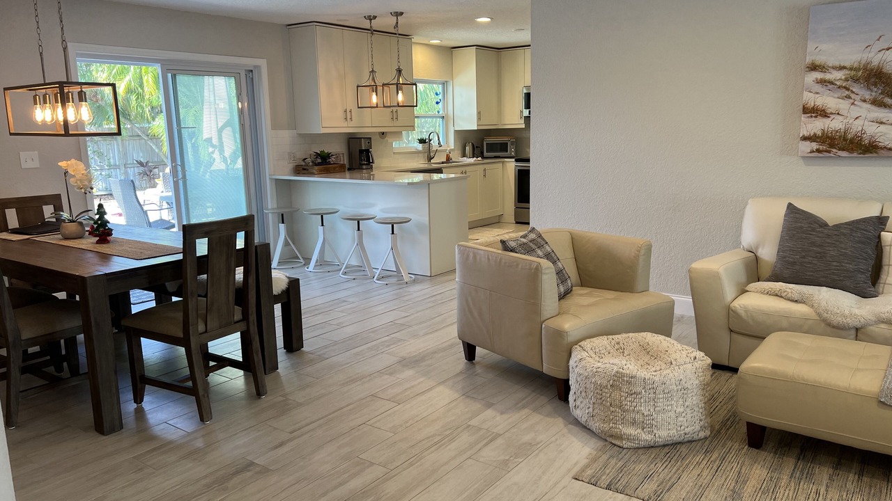 Photo of Livingroom in Redington Beach