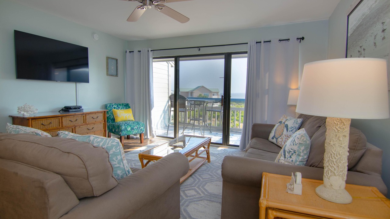Photo of Livingroom in Oceanmarsh Subdivision