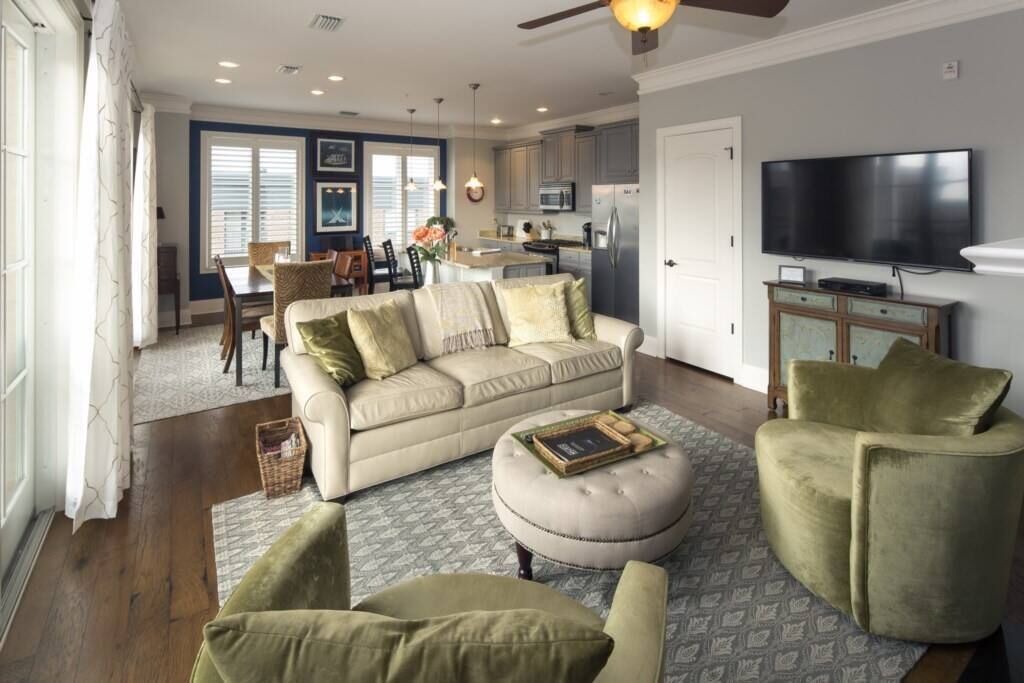 Photo of Livingroom in Historic District - North