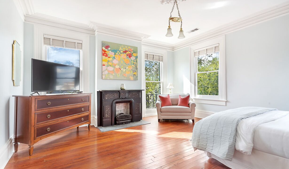 Photo of Bedroom in Historic District - North