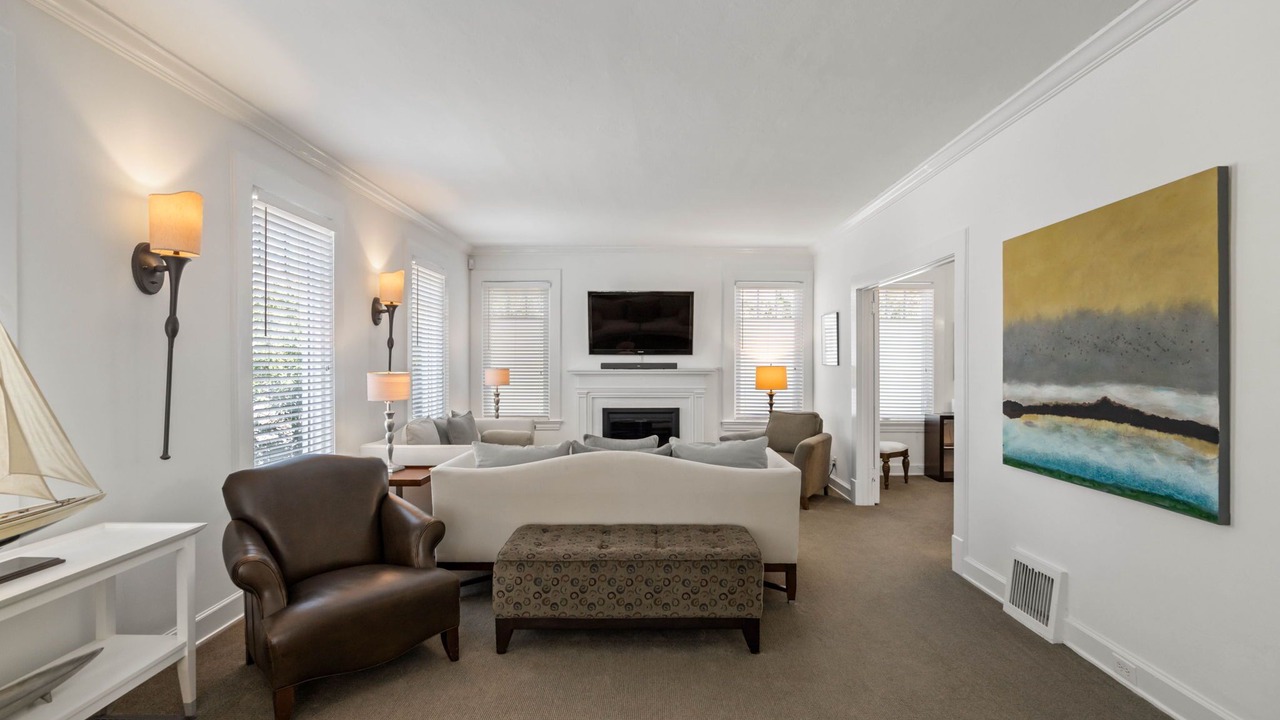 Photo of Livingroom in Brookwood