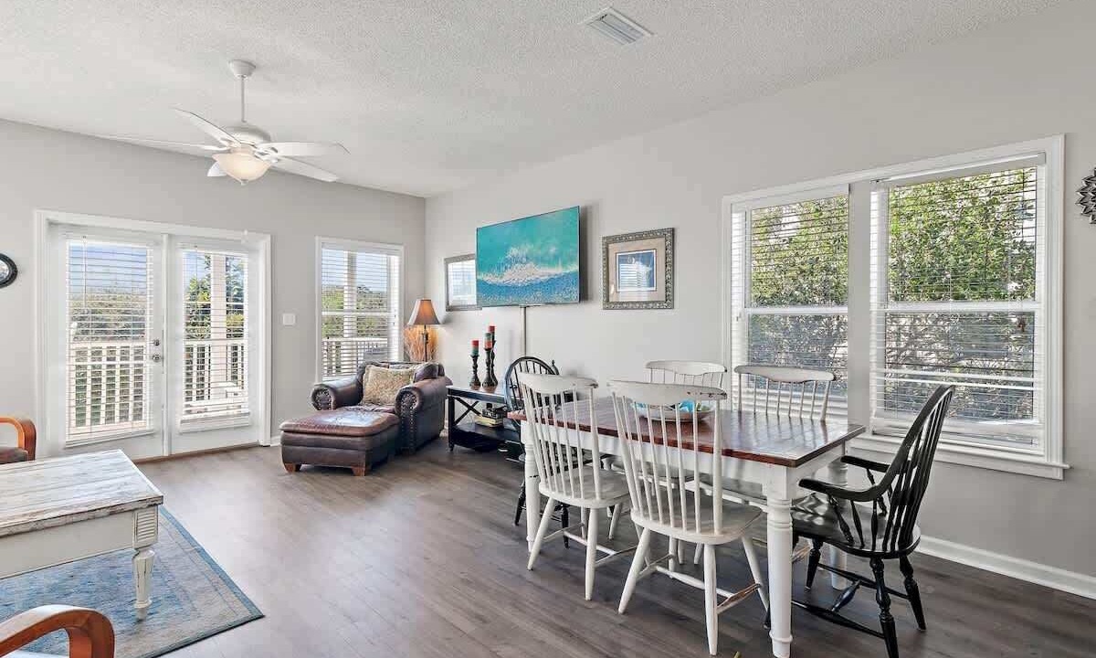 Photo of Livingroom in Seacrest