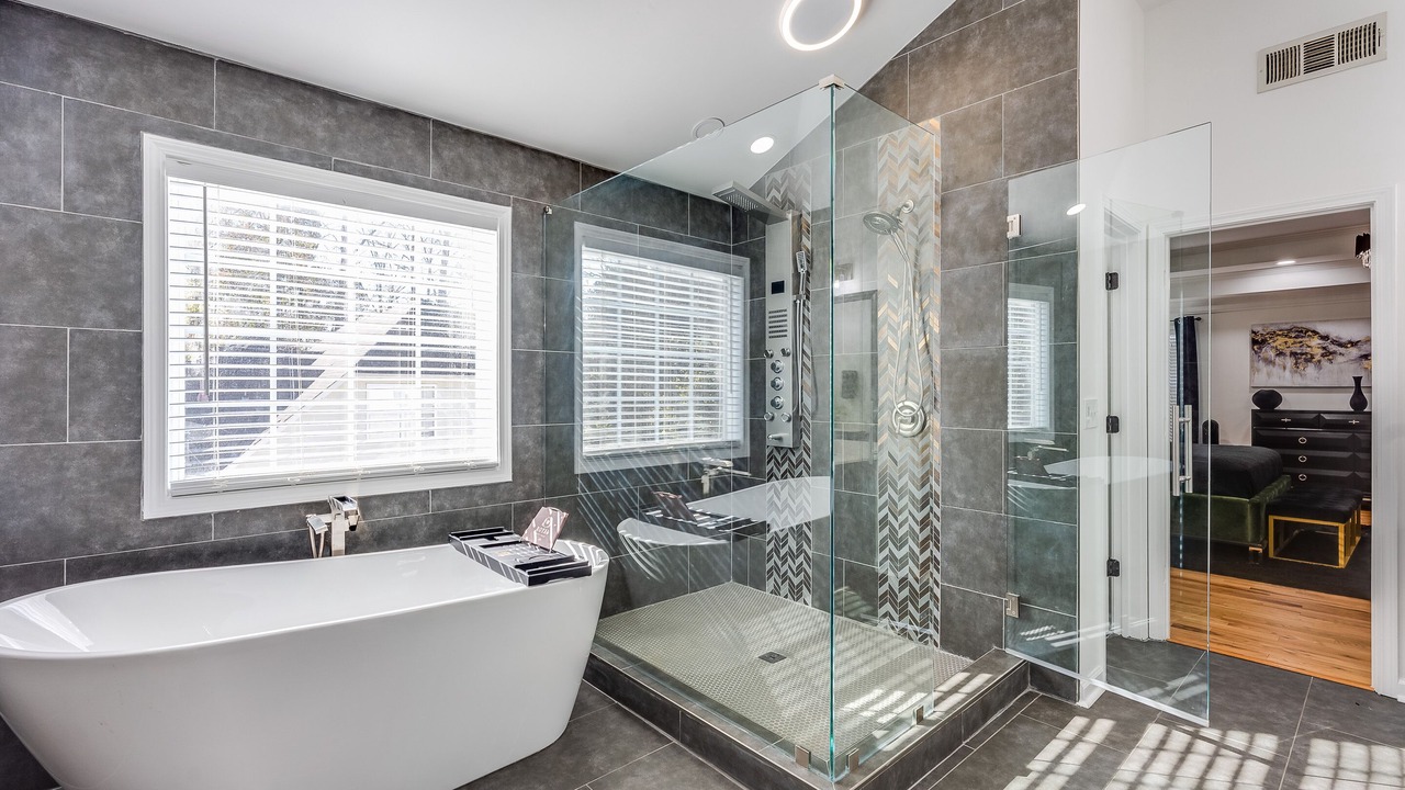 Photo of Bathroom in Southwestern