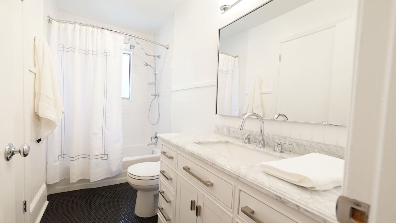 Photo of Bathroom in East Side
