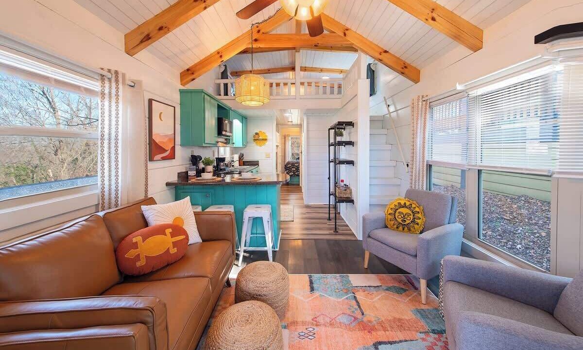 Photo of Livingroom in Lookout Valley Neighborhood Association