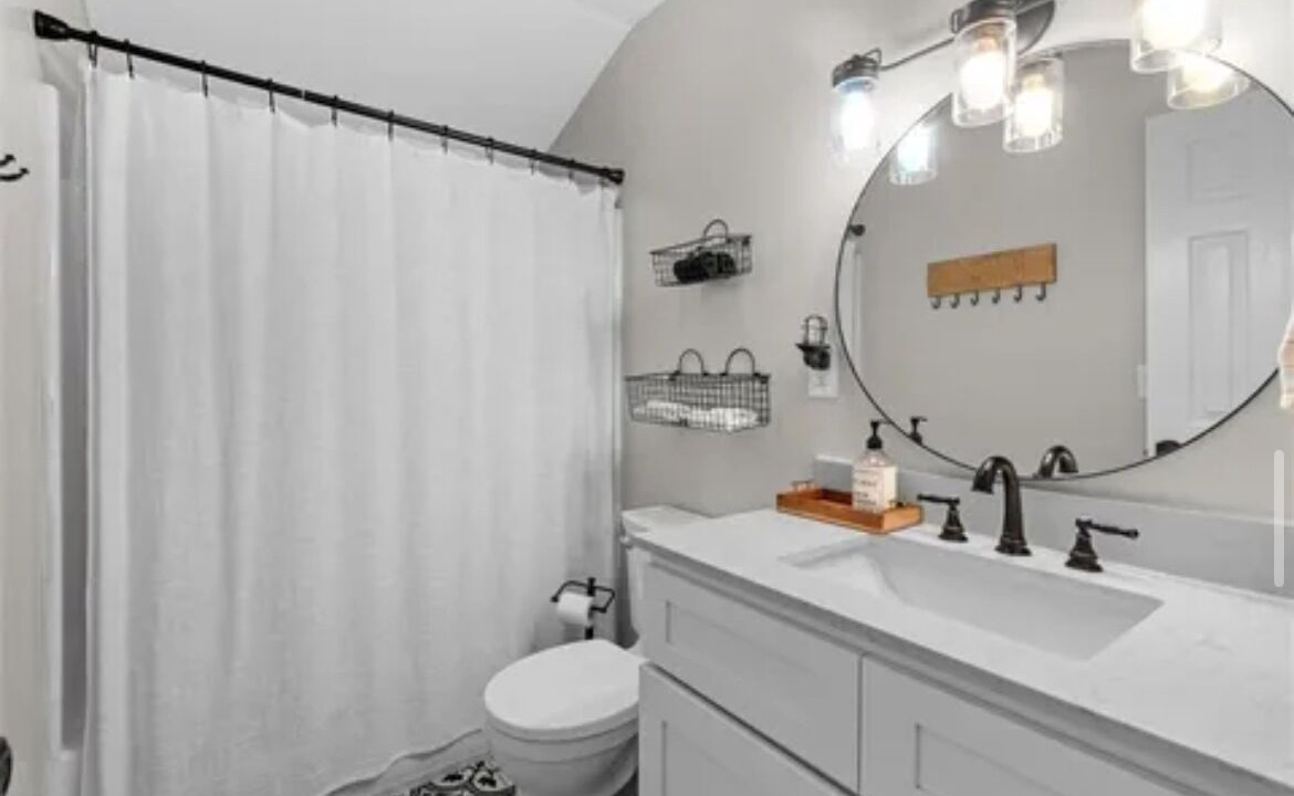 Photo of Bathroom in Helen