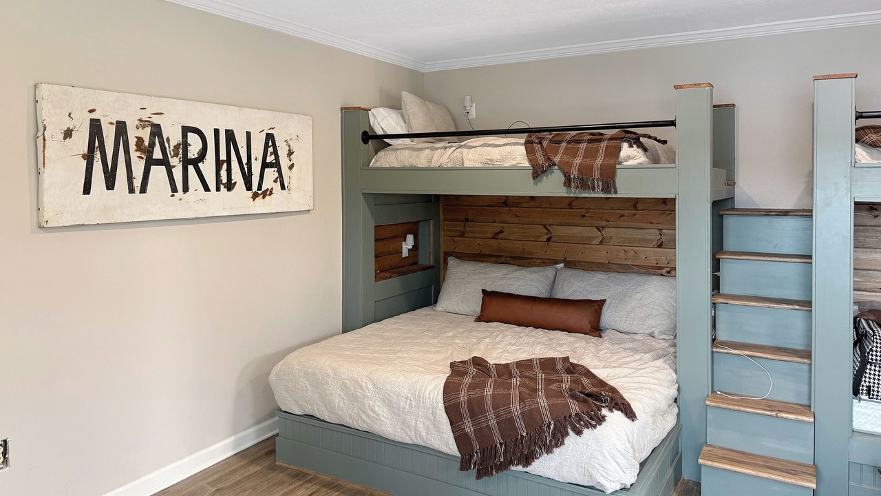 Photo of Bedroom in Homer