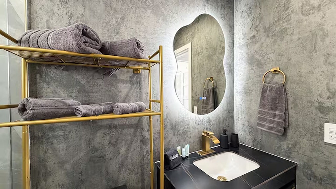 Photo of Bathroom in Miami Gardens