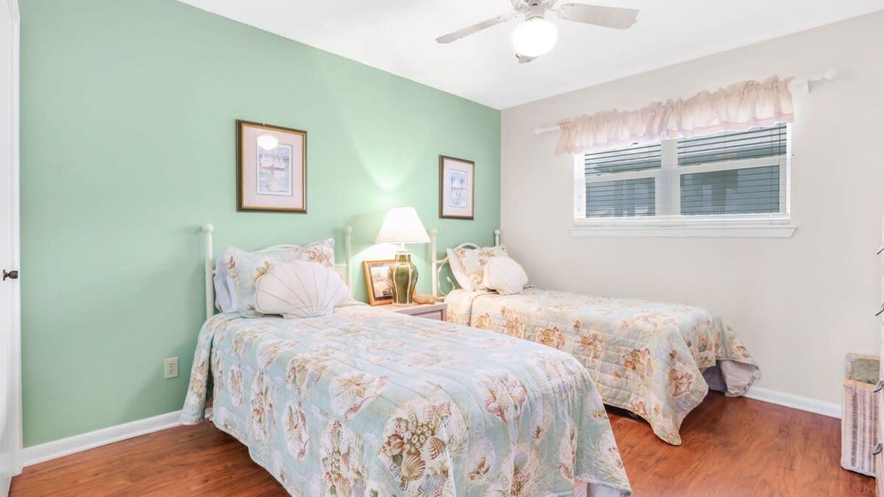 Photo of Bedroom in Orange Beach East