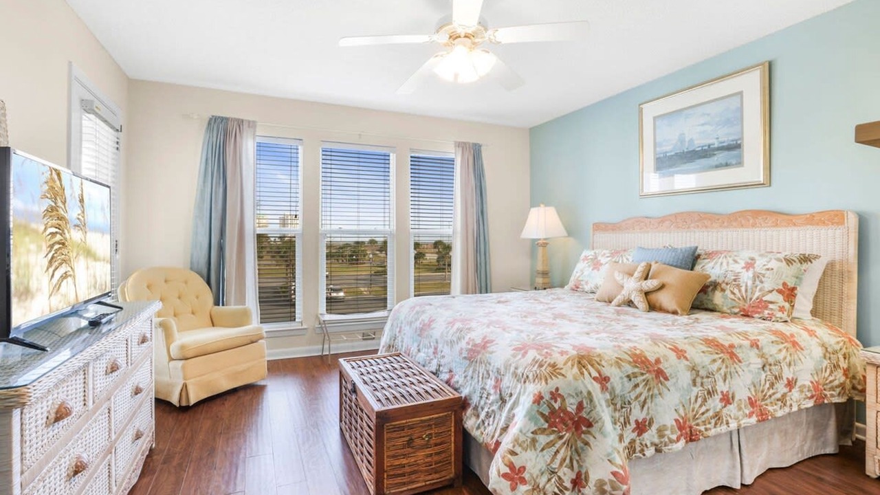 Photo of Bedroom in Orange Beach East