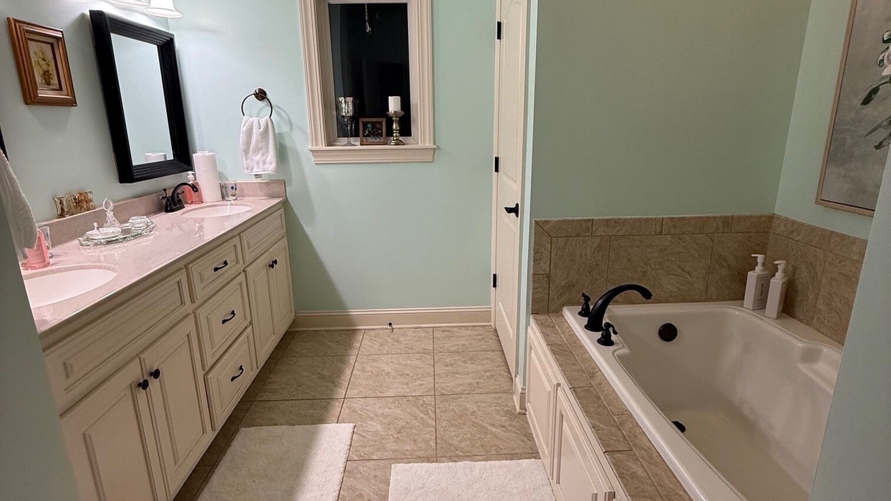 Photo of Bathroom in Tupelo